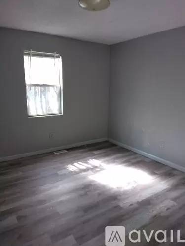 Main picture of 106 Cane Creek Ct