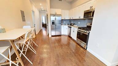 Main picture of 101 Chelsea St