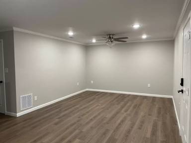 Main picture of 604 E Kingshighway