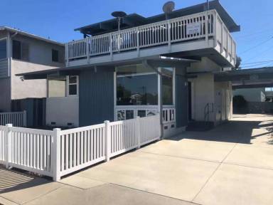 Main picture of 205 W Mariposa