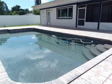 Main picture of 5155 SW 6th Ct