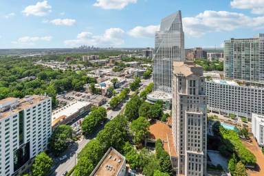 Main picture of Realm Condominiums