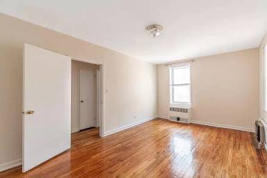 Main picture of 2727 Ocean Parkway Condos