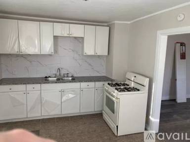 Main picture of 101 W 21st St