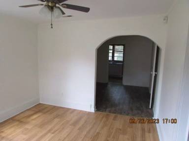 Main picture of 615 S Lafayette Dr