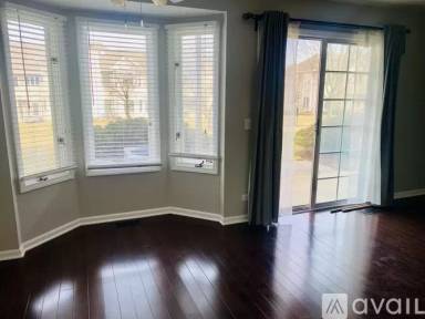 Main picture of 1880 Fox Run Dr
