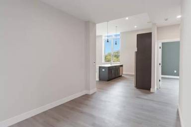 Main picture of 70 Church St