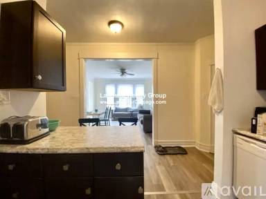 Main picture of 1214 W Rosemont Ave