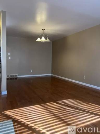 Main picture of 7 Henderson Rd