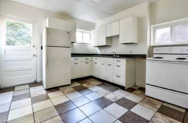 Main picture of 3211 Niagara St