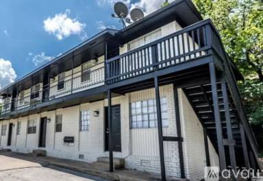 Main picture of 10 E Davidson St