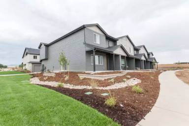 Main picture of 2802 Barnstormer St