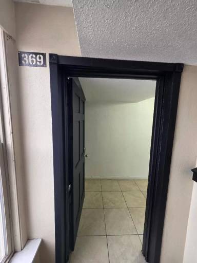 Main picture of 311 E Thayer Ave