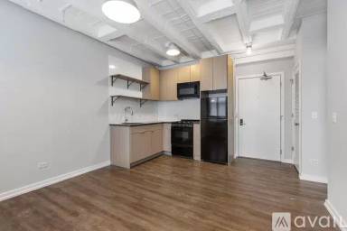 Main picture of The Maynard at 5718 Winthrop