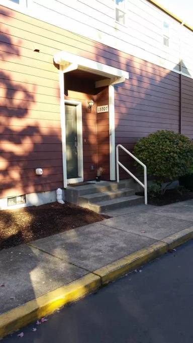 Main picture of 15707 NE Beech St
