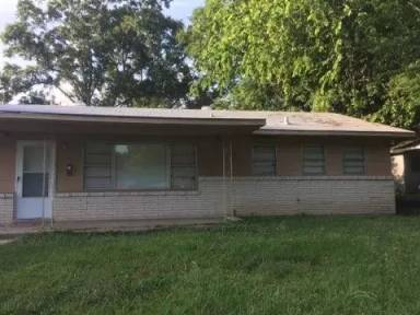 Main picture of 2412 Lakeland St