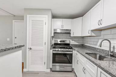 Main picture of 3 Elaine St