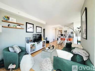 Main picture of 45 Center Blvd