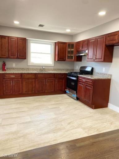 Main picture of 23 Niles St