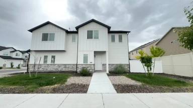 Main picture of 845 N Cutler Dr