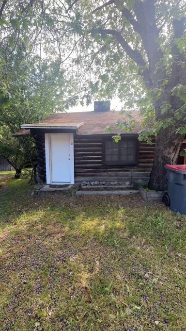 Main picture of 1221 Thomas Rd