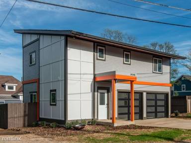 Main picture of 2909 Bronte Ave