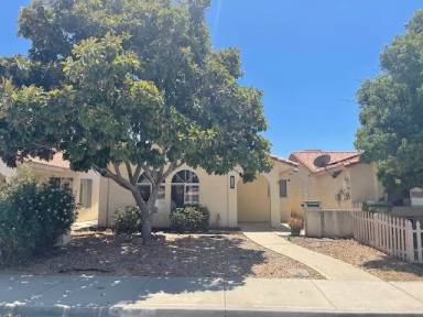 Main picture of 548 Reposo St