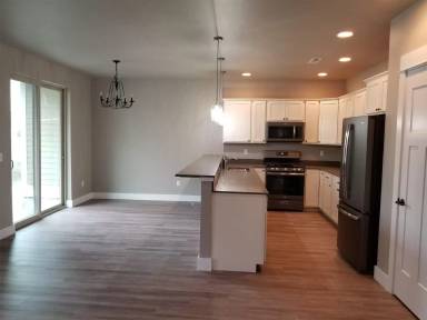 Main picture of 2655 Park Creek Ave