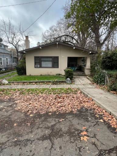 Main picture of 940 Salem St
