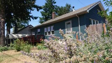 Main picture of 8311 NE Sacramento St