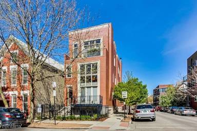 Main picture of 1101 N Hermitage Ave