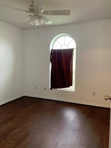 Main picture of 122 Wolf Ln