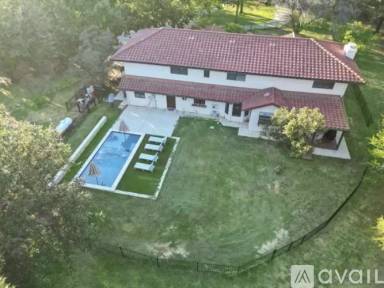 Main picture of 1718 E Jeter Rd