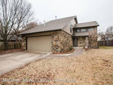 Main picture of 9406 S Oxford Ave