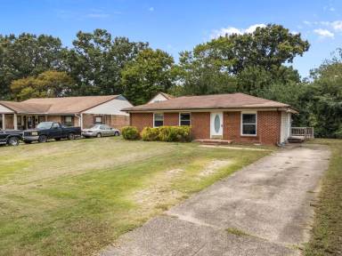 Main picture of 3112 Woodbine Ct