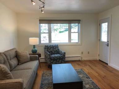 Main picture of 702 Hudson St
