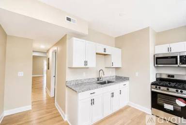 Main picture of 4468 Pearl Rd