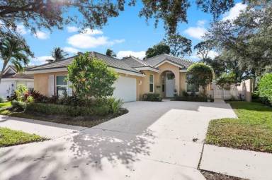 Main picture of 168 S Hampton Dr