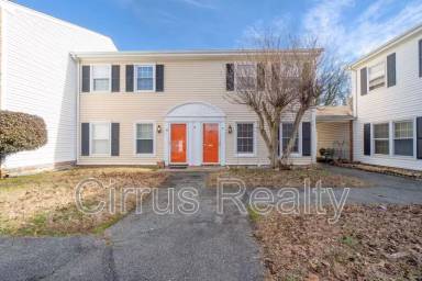 Main picture of 9 Towne Square Dr