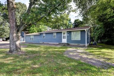 Main picture of 13907 James Dr