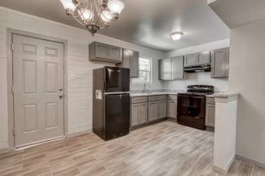 Main picture of 3702 Keltner Ave