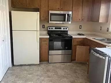 Main picture of 1540 W Market St