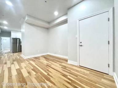 Main picture of 4931 Walnut St