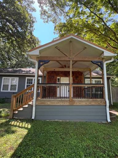 Main picture of 940 Julian Rd