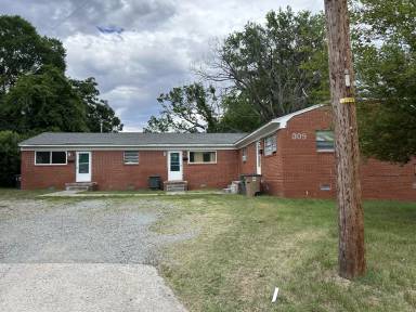 Main picture of 309 York St
