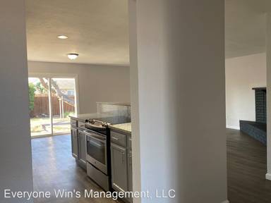 Main picture of 5660 Pearce St
