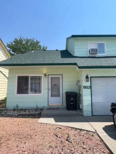 Main picture of 983 Beryl St