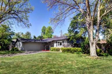 Main picture of 8667 Cliffwood Way