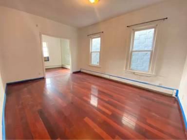 Main picture of 1013 Castle Hill Ave