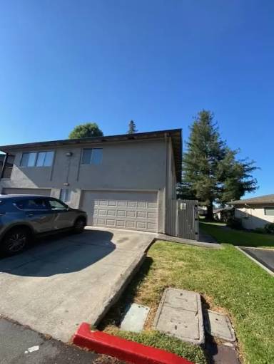 Main picture of 1057 Mohr Ln